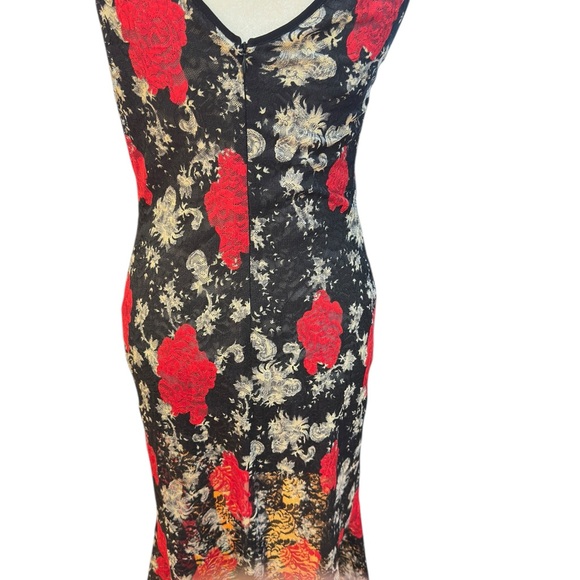 Y2K Valentine rose lace dress. V neck Size M fits 4-6 high low front zip back - Picture 3 of 7